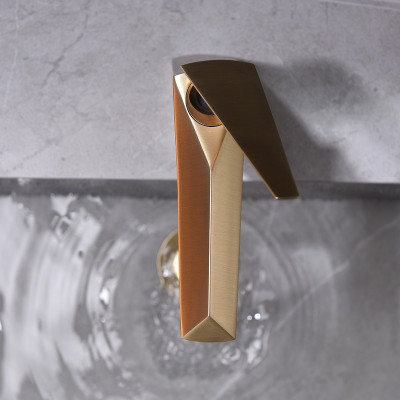 Золотий кран для раковини Nett DTG-66