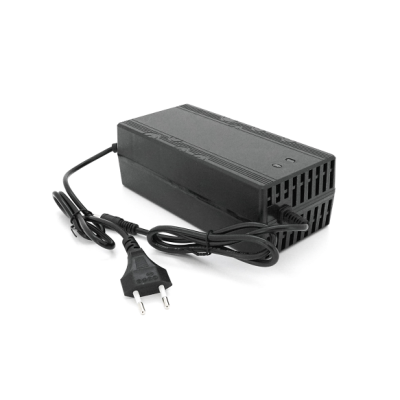 Зарядний пристрій для акумуляторів Li-ion 48V(54,6V),13S,5A,штекер 5.5*2.5,з індикацією,BOX