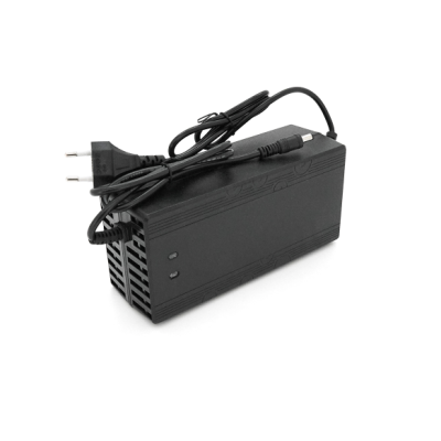 Зарядний пристрій для акумуляторів Li-ion 48V(54,6V),13S,5A,штекер 5.5*2.5,з індикацією,BOX