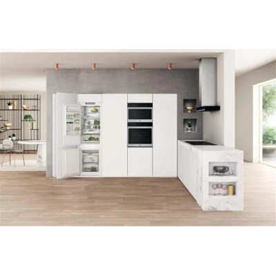 Вбудований холодильник Whirlpool WHC18T573