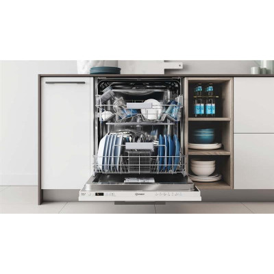 Вбудована посудомийна машина Indesit DIC3B+16A