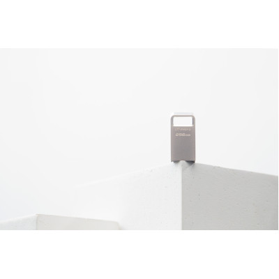 Флеш-накопичувач USB3.2 64GB Kingston DataTraveler Micro (DTMC3G2/64GB) Флеш-накопичувач USB3.2 64GB Kingston DataTraveler Micro (DTMC3G2/64GB)