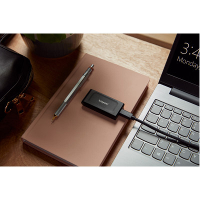 Накопичувач зовнішній SSD Portable USB 1.0ТB Kingston SXS1000 Black (SXS1000/1000G)
