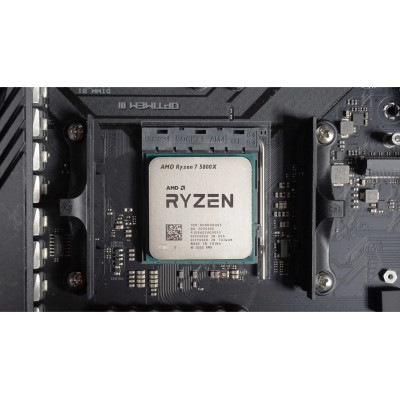 Процесор AMD Ryzen 7 5800X (3.8GHz 32MB 105W AM4) Box (100-100000063WOF) Процесор AMD Ryzen 7 5800X (3.8GHz 32MB 105W AM4) Box (100-100000063WOF)