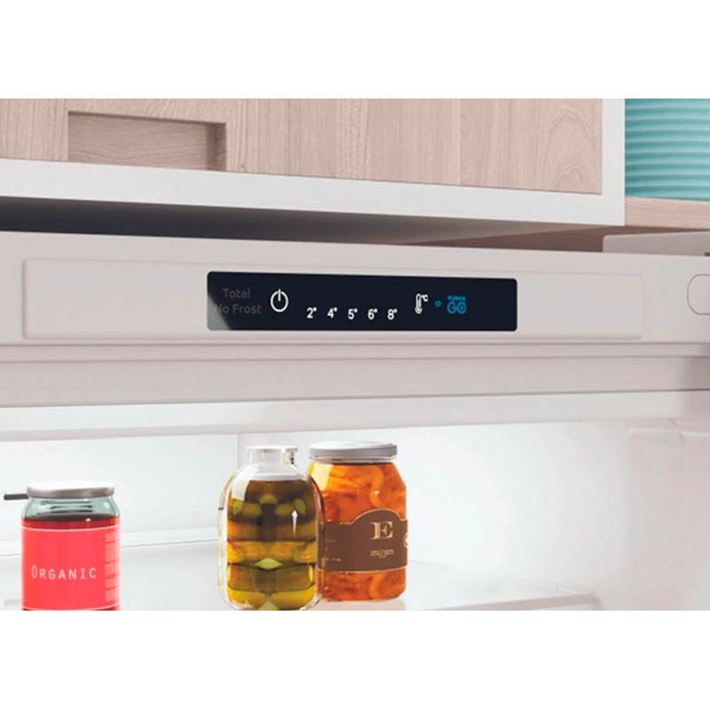 Холодильник Indesit INFC9 TI22W