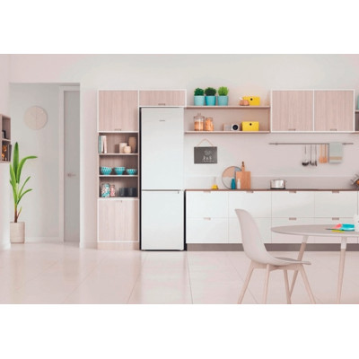 Холодильник Indesit INFC9 TI22W