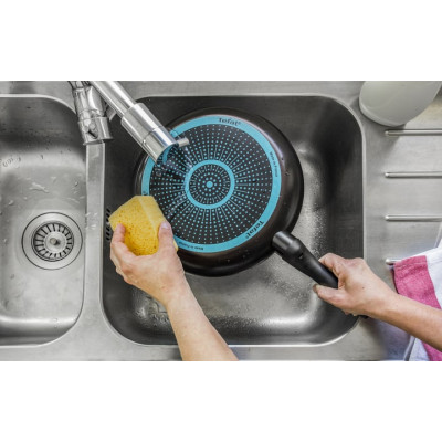 Сковорода Tefal Simply Clean 24 см (B5670453) Сковорода Tefal Simply Clean 24 см (B5670453)