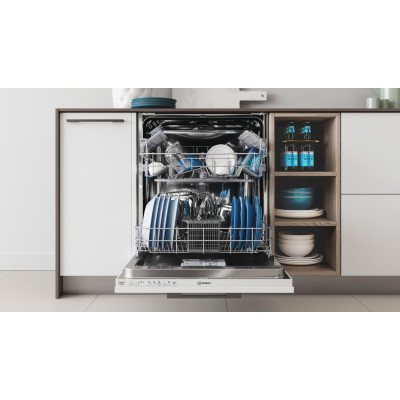 Вбудована посудомийна машина Indesit DIE 2B19 A