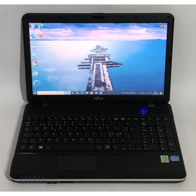 Ноутбук Fujitsu Lifebook A512 / 15.6" (1366х768) / i3-3110M / 8GB / 320GB HDD / Win10Pro - Б/в Ноутбук Fujitsu Lifebook A512 / 15.6" (1366х768) / i3-3110M / 8GB / 320GB HDD / Win10Pro - Б/в