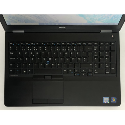 Ноутбук Dell Latitude E5570 / 15.6" (1366x768) / i3-6100U / 8GB / 128GB SSD / Win10Pro - Б/в Ноутбук Dell Latitude E5570 / 15.6" (1366x768) / i3-6100U / 8GB / 128GB SSD / Win10Pro - Б/в