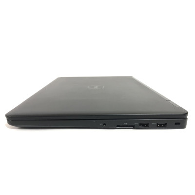 Ноутбук Dell Latitude E5570 / 15.6" (1366x768) / i3-6100U / 8GB / 128GB SSD / Win10Pro - Б/в Ноутбук Dell Latitude E5570 / 15.6" (1366x768) / i3-6100U / 8GB / 128GB SSD / Win10Pro - Б/в