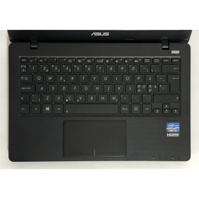 Ноутбук Asus X200CA / 11.6" (1366x768) / i3-3217U / 4GB / 128GB SSD / Win10Pro - Б/в