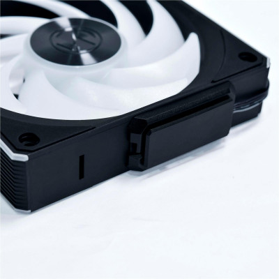 Вентилятор Lian Li Uni Fan CL Wireless 120-3 Reverse Blade Black (G99.12RCL1W3B.00)