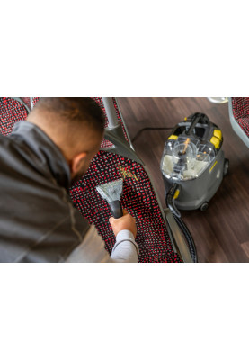 Пилосос Karcher Puzzi 8/1 (1.100-240.0)