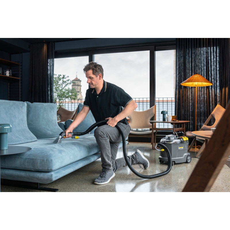 Пилосос Karcher Puzzi 8/1 (1.100-240.0)