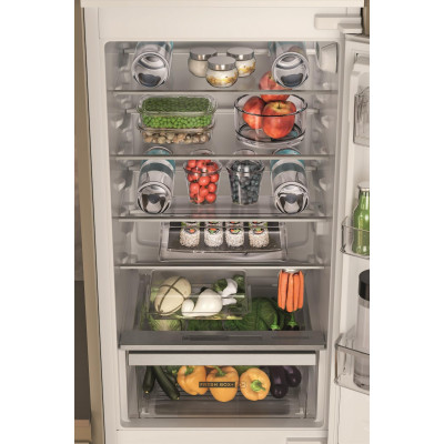 Вбудований холодильник Whirlpool WHC18D011C1 SF