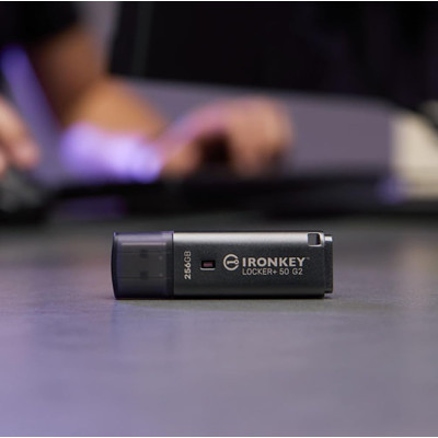 Kingston Накопичувач Kingston 32GB USB 3.2 Type-A Gen1 IronKey Locker+ 50 G2 Kingston Накопичувач Kingston 32GB USB 3.2 Type-A Gen1 IronKey Locker+ 50 G2