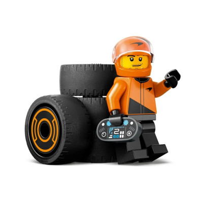 LEGO Конструктор LEGO City Пілот F1 з автомобілем для перегонів команди McLaren