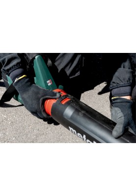 Metabo Повітродув садовий акумуляторний LB 18 LTX BL, Li-Power 18В, 150км/г, 650м3/г, 2.1кг, без АКБ та ЗУ