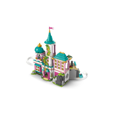 LEGO Конструктор LEGO Disney Princess Замок принцеси та королівські улюбленці