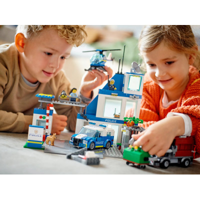 LEGO Конструктор City Поліцейська дільниця