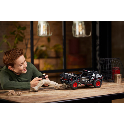 LEGO Конструктор Technic Audi RS Q e-tron