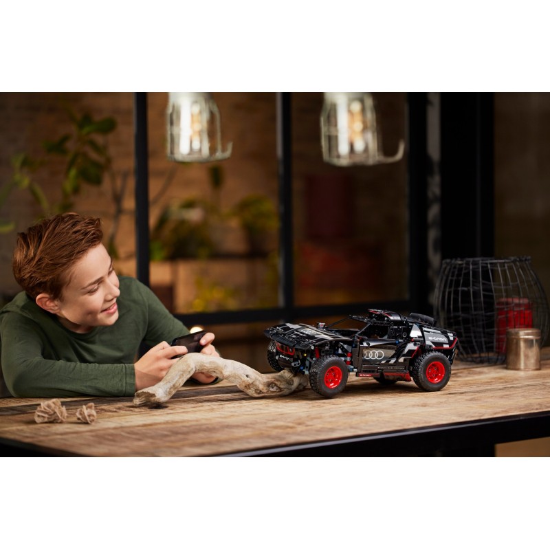 LEGO Конструктор Technic Audi RS Q e-tron