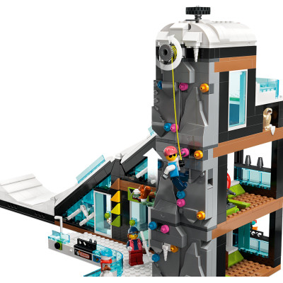 LEGO Конструктор City Гірськолижний і скелелазний цент