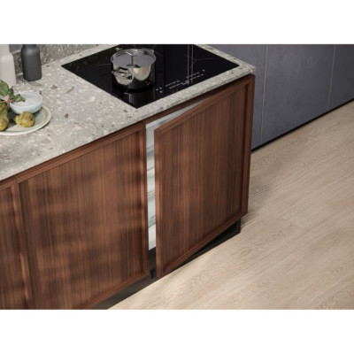 Electrolux Холодильна камера Electrolux вбудована, 82x56х55, 127л, E, ST, білий Electrolux Холодильна камера Electrolux вбудована, 82x56х55, 127л, E, ST, білий