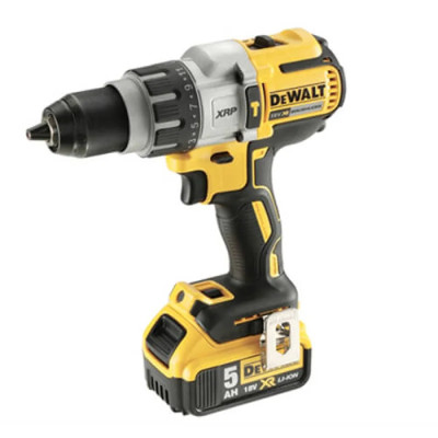DeWALT Гайковерт ударний акумуляторний  XR Li-Ion 18В акб 2х5А·год 1898Нм 2300об/хв 2200уд/хв 1/2" гумовий чохол, ЗП 2.9кг