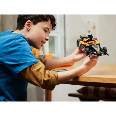 LEGO Конструктор Technic Автомобіль для перегонів NEOM McLaren Formula E