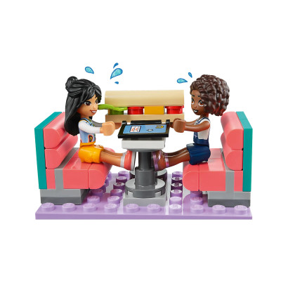 LEGO Конструктор Friends Хартлейк Сіті: ресторанчик в центрі міста
