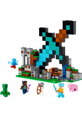 LEGO Конструктор Minecraft Форпост із мечем