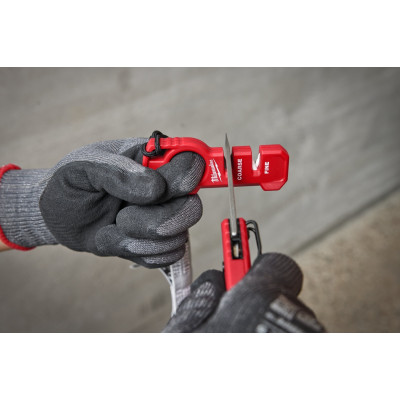 Milwaukee Точилка для ножів і ножиць, 54х195х38мм, 2 етапи заточування, ABS-пластик