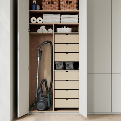 Electrolux Пилосос контейнерний, 700Вт, конт пил -1.6л, HEPA12, 4 насадки, зелений Electrolux Пилосос контейнерний, 700Вт, конт пил -1.6л, HEPA12, 4 насадки, зелений