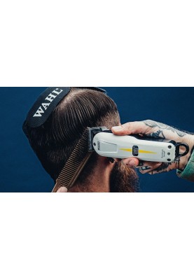 Moser Машинка для стрижки WAHL Super Taper Cordless, акум., роторний мотор, насадок-4, гребінець, олія в компл, сталь, білий