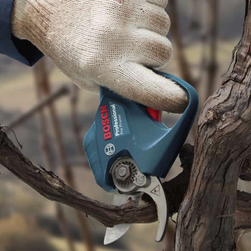 Bosch Секатор Pro Pruner акумуляторний, 12В, 3.0 Ач, до 25мм, 1кг, сет. 2 ак.