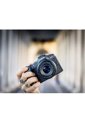 Canon Цифрова фотокамера EOS R8 body