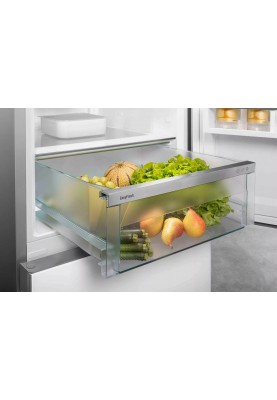 Liebherr Холодильник з нижньою морозильною камерою CNSFF5703