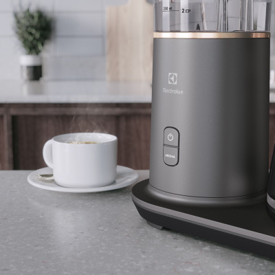 Electrolux Кавоварка крапельна, 1,25л, мелена, чорний