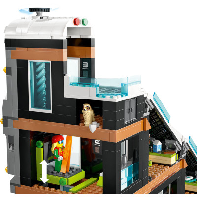 LEGO Конструктор City Гірськолижний і скелелазний цент