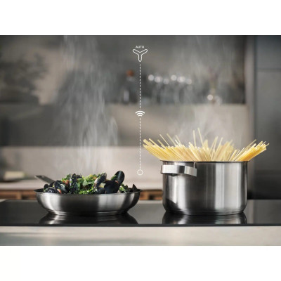 Electrolux Варильна поверхня Electrolux індукційна, 60см, розширена зона, Hob2Hood, чорний