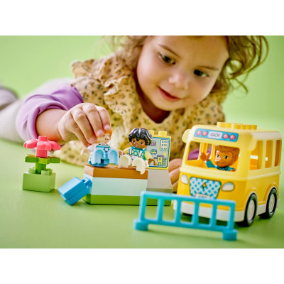 LEGO Конструктор DUPLO Поїздка автобусом