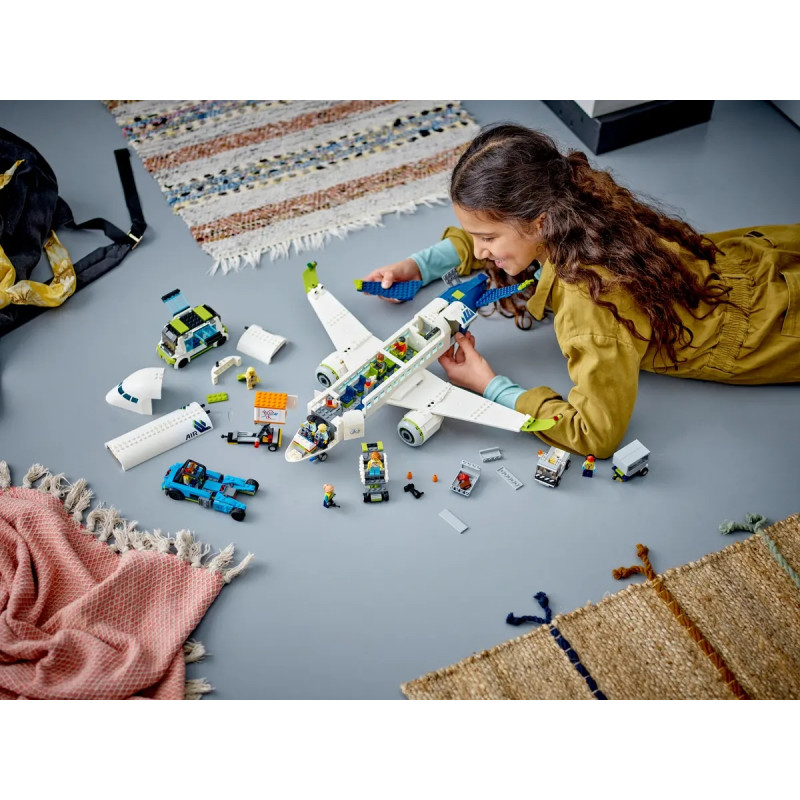 LEGO Конструктор City Пасажирський літак