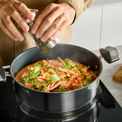 Tefal Сотейник Tefal Excellence+, з кришкою, 26см, нержавіюча сталь, скло, бакеліт, чорний Tefal Сотейник Tefal Excellence+, з кришкою, 26см, нержавіюча сталь, скло, бакеліт, чорний
