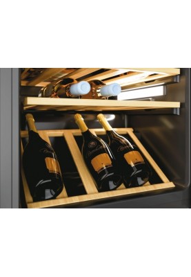 Candy Холодильник для вина, 146x49х55, холод.відд.-198л, зон - 1, бут-82, ST, дисплей, чорний