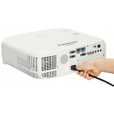Panasonic PT-VZ580Е (3LCD, WUXGA, 5000 lm)