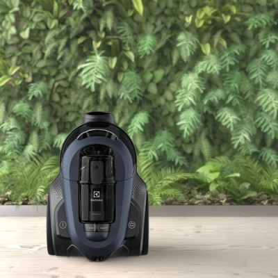 Electrolux Пилосос контейнерний, 700Вт, конт пил -1.6л, HEPA12, 4 насадки, синій