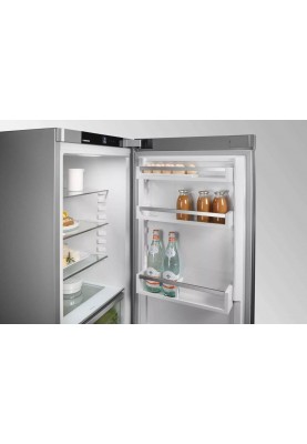 Liebherr Холодильник з нижн. мороз., 185.5x59.7х67.5, холод.відд.-225л, мороз.відд.-94л, 2дв., А, NF, диспл внутр., сірий