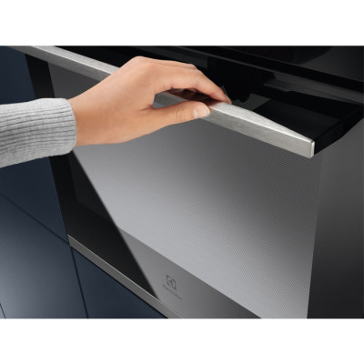Electrolux Духовий шафа електричний, 70л, А++, пара, дисплей, конвекція, ф-ція пароварки, телескопічні напрямні, чорний